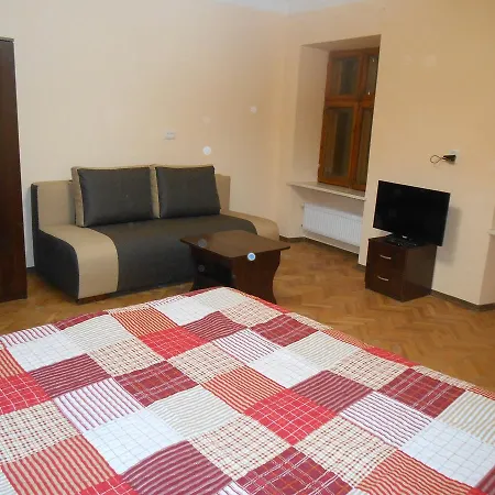 Διαμέρισμα в центрі на вулиці вірменській 12 є дві спальні двуспальні ліжка