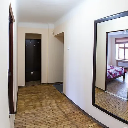 в центрі на вулиці вірменській 12 є дві спальні двуспальні ліжка Apartamento *