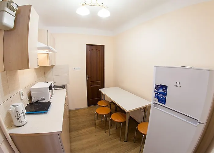 в центрі на вулиці вірменській 12 є дві спальні двуспальні ліжка Apartamento