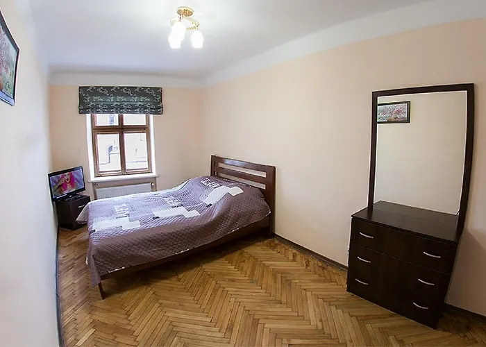 Apartamento в центрі на вулиці вірменській 12 є дві спальні двуспальні ліжка
